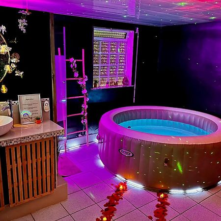Suite Romantique Jacuzzi Gagny Eksteriør bilde
